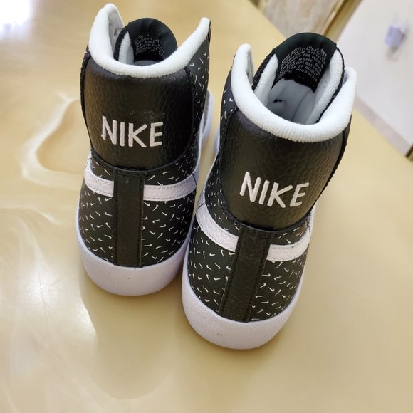 Nike Blazer Mid 77 - Picture 10 of 13